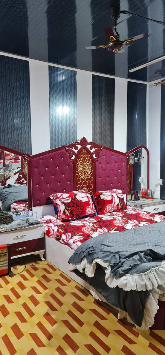 غرفه نظيفه استعمال قليل جدا السعر ٦٥٠و بيه مجال
لتواصل على الرقم ***********
