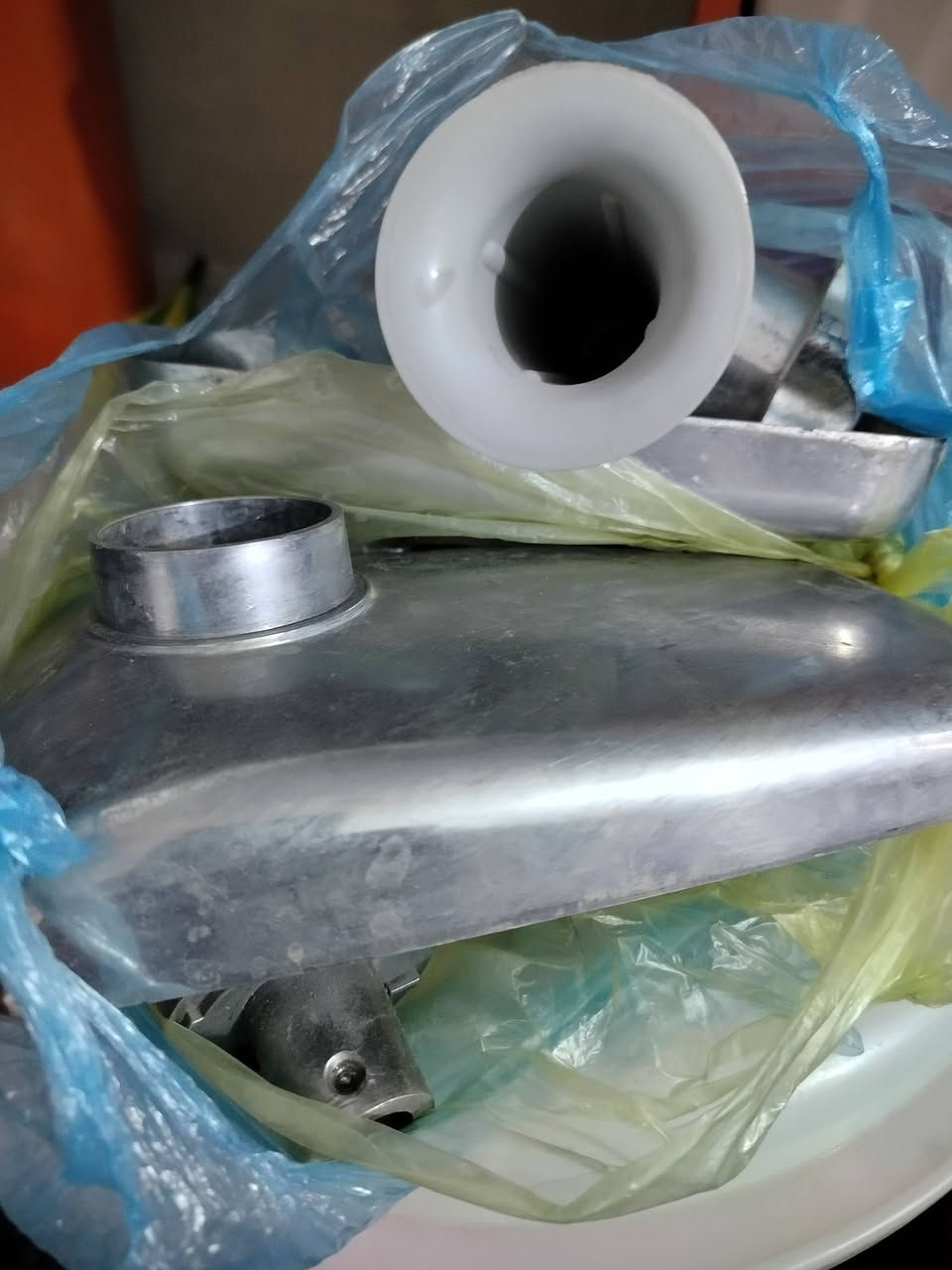 السلام عليكم..عندي عجانات بيهن عطل كينوود كبيرة وصغيرة ..والثالثة نوعية ممتازة الي يستفاد منهن يحط سعر ..وياهن جميع الادوات مشبك وباقي الاغراض ودولكات زجاج ..مكاني الشعب شارع عدن


**إذا كنت صاحب هذا الإعلان وتريد حذفه لأي سبب، رجاءا أرسل رسالة إلى الدعم الفني**