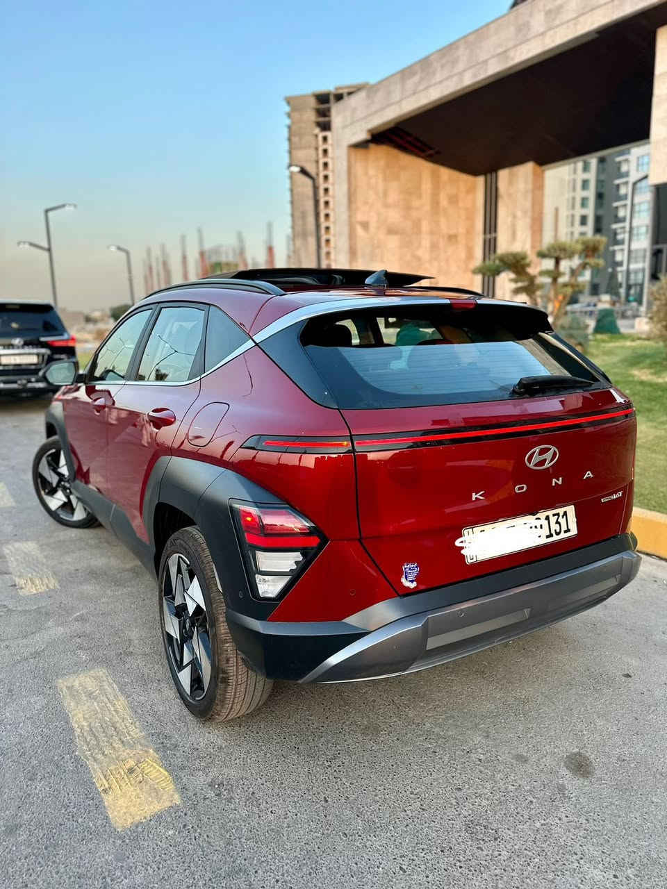 مكلف بل نشر 
للبيع كونا  هاتريك ٢٠٢٤ 1/1

  فول مواصفات مرقم بغداد 
٠كامرات محيطيه ٥ كامرات
٠ تشغيل عن بعد + تقديم وترجيع عن بعد عن طريق البصمة ٠
٠ محرك ٤ سلندر ١٦٠٠ تيربو
٠ بانوراما (سلايت روف)
٠ حساسات6 امامي و6خلفي + رادارات امامية وخلفية وجانبية وتنبية عند فتح الابواب + هزاز ستيرن لتنبية وجود اجسام قريبة من السيارة
٠ لد امامي + لد خلفي 
+ كشنات جلد + تدفئة وتبريد بالكشنات
شفتات ستيرن +هيتر ستيرن + ستيرن هزاز 
٠ سستم صوت متكامل من Bosse
٠ شاشة كبيرة متصله  تدعم نظام كار بلي 
٠ انارة داخلية م حطية 
٠ كاميرات عدد (٥) محيطية 
٠ ثلاث انضمه للقيادة  SPORT + ECO+SNOW 
٠ جنطة كهرباء + شفط
٠ نظام صعود ونزول المنحدرات
٠ تحديد مسار + قيادة آلية + نظام التوقف الذاتي
٠ اوتو هولد
٠ كير تعليك ماوس 
ماشيه ٢٠ الف 
سياره جديده مابيها اي نقص 
مكانها اليرموك باسمي تحويل مباشر 
صور الحادث مرفقة في المنشور 
ملاحضه السياره بيه بنيد صبغ فقط
السعر195. رقمي ***********
