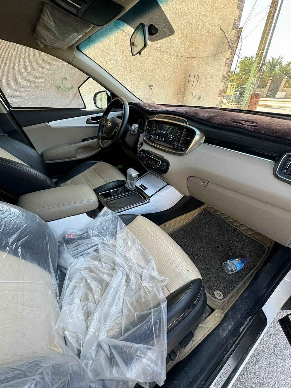 سلام عليكم
سورنتو مديل ٢٠٢٠ حرة بسمي 
السيارة فيها حافت البيبان بارد فقط بدون صبغ و طرف البنيد صبغ السعر ٢٣٥ فقط بدون أمراوس ***********

