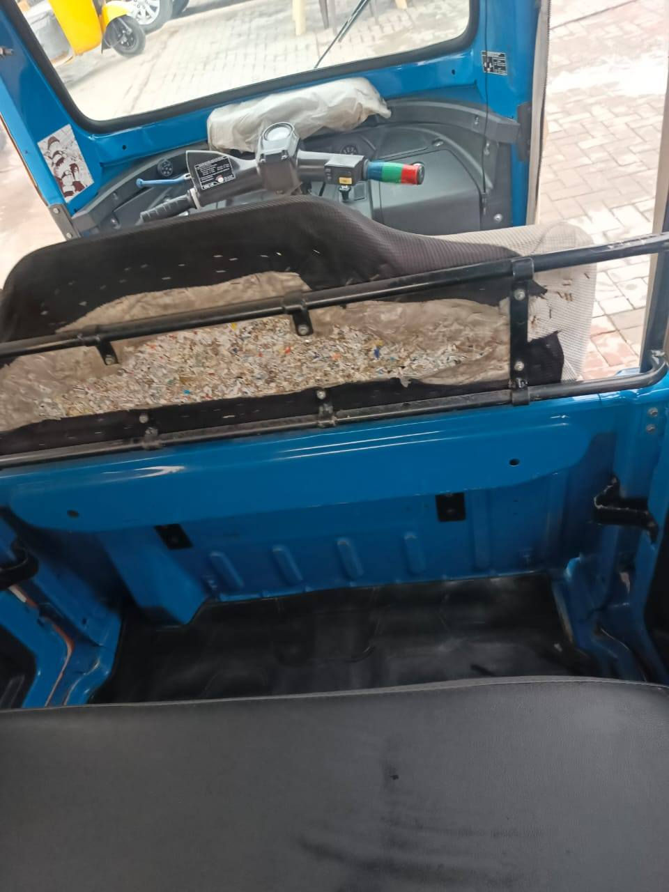 سلام عليكم تي في اس موديل ٢٢ مرقمة وكاملة كبل للشارع بيهة طخة بالباب بسيطة وبالصفحة مبينة بالصورة مكينة برغي ما مفتوح بيهة كربائيات كلهة شغالة تخم تاير جبلي اصلي باتري جديد  سعر ٧٢٥٠٠٠٠ وبيهة مجال


**إذا كنت صاحب هذا الإعلان وتريد حذفه لأي سبب، رجاءا أرسل رسالة إلى الدعم الفني**