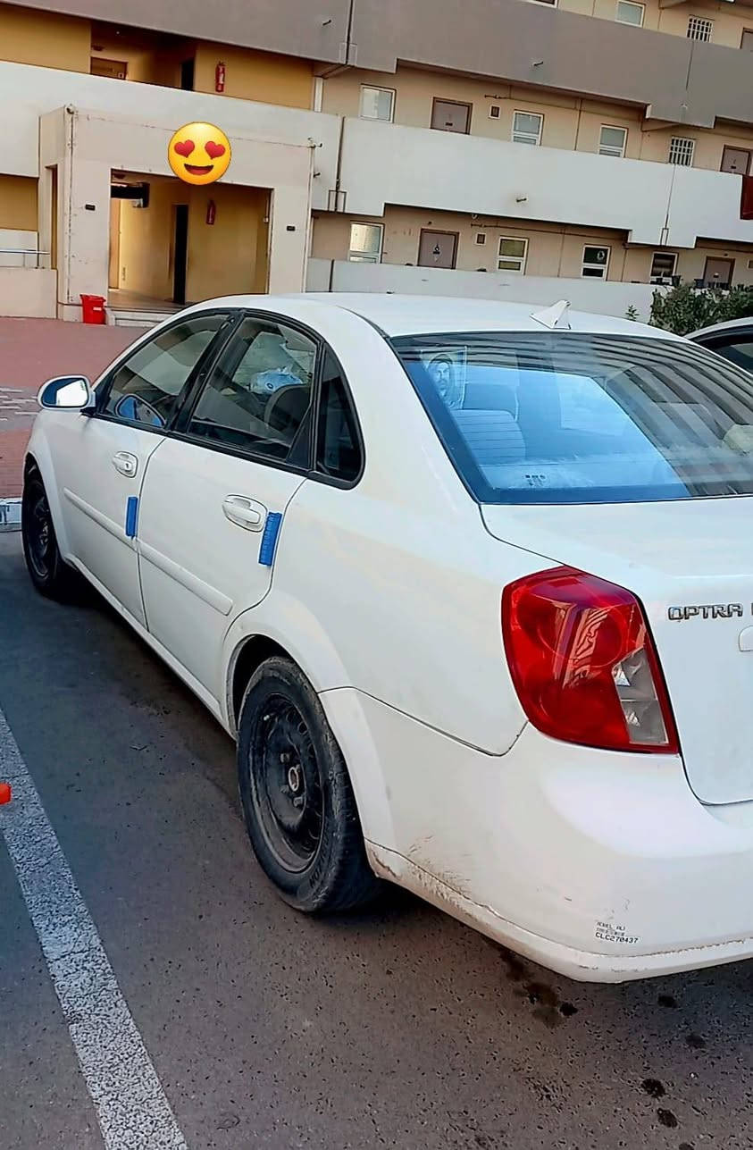 السلام عليكم ورحمه الله سيارة اوبترا للبيع2014 رقم بغداد الجديد السيارة خير من الله وجديدة بمعنى الكلمة مال جناي  مابيهة اي نقص وسونارهة مرفوق بالصور السعر 92 وبيهة مجال حك الجية للاستفسار ***********
