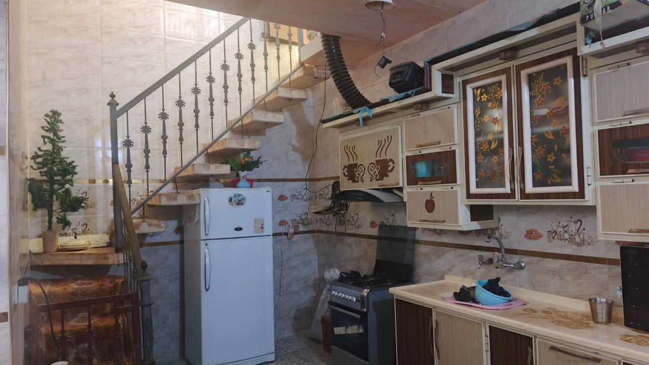 دار للبيع مساحته ١٠٠ م 
امرقم الدار ومشمول بالتطويب قرار٣٢٠ 

يحتوي ع غرفه وصاله ومطبخ و استقبال وصحيات
داخليه وخارجيه 

بناء طابوك درجه اولى  
السطح اعكاده + تشاريف+ امطبك فرشي
الموقع البيت كلش امرتب ع الشارع تبليط 
بالشارع البانزين خانة ال عيسى 

سعر البيت ٣٣ 
مراسلت الصفحه او الاتصال ع الرقم‏‪***********
