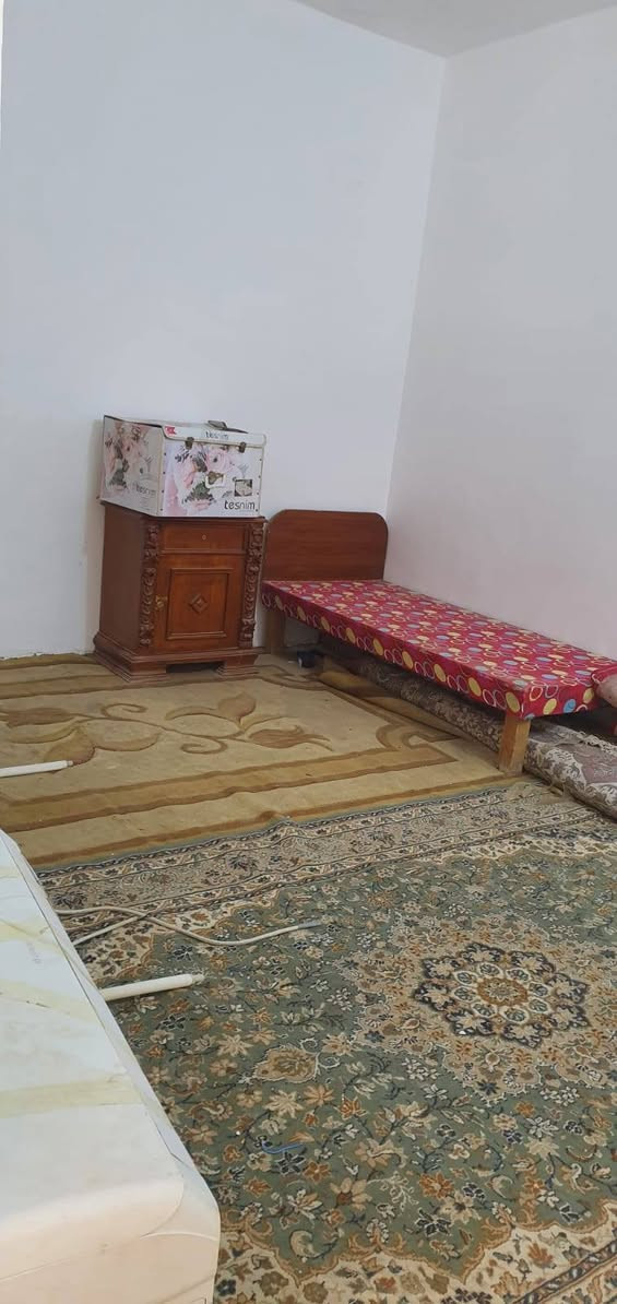 ياالله
بيت للبيع طابقين 4غرف نوم $احد الغرف سويت صالتين $مطبخ حار  وبارد $استقبال $ صحيات خارج وداخل عدد 4  ✓مخزن  صطح مطبك وملبوخ وجه @ وكفه البيت عايز بس ارضيه  العنوان كوفه شارع المعمل# قريب شارع العام  اي ستفسار خاص او واتساب ***********مساحه 215بناء طابوق صب اساس وسقف  بناء 2025عالي عن شارع ركن عل 3شوارع  شارع 12متر  
مفتوح عل شارع المعمل قريب جدآ
