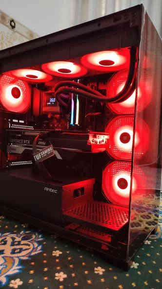 تحية طيبه كيس مستخدم قليل جداً بعده جديد لوك
موصفات الكيس:

 CPU: i7-14700F (5.40GHz) 20C/28T

 GPU: RTX 4070 TI SUPER MSI VENTUS X3 OC 16GB 

MB: MSI PRO Z790 - S WIFI DDR5 

RAM:G.Skill Trident Z5 Neo RGB Series DDR5 32GB  6000MT/s 

  M.2:LEXAR 1TB NVME GEN4

POWER : SEGOTEP GN850W PCIe5.0 GOLD BLACK 

 COOLER: WATER COOLER GAMDIAS CHIONE E4-360 360MM C/ DISPLAY DIGITAL ARGB PRETO

CASE: Antec CX300 ARGB Black

Windows 11 Pro Original Key

السعر  2,300,000   
 وتحياتي للجميع 🌹
مكاني ناصرية رقمي ***********
