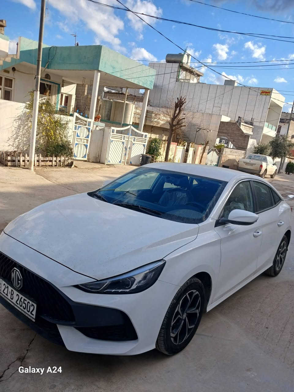 سڵاوی خواتان لێبێت برایان
ئێمجی جیتی گێڕ عادی مۆدێل 2025 بۆ فرۆشتن ، تەنها 1250 کیلۆمەتر ڕۆشتووە بۆیاخ تەنکه و بەسەنەویش جیتیە ، بۆیاخ و سارد و شوخت و قوپاوی نیە تەنها یەک چاڵی بچووکی هەیە و تەواو ، سەیارەکە زۆر تازەیە و عەزێت نەدراوە هی ماڵی خۆمە و هی مەعرەز نیە ، سعری 105 گەڵا و معامەلەیەکی کەم ، برا شیرینەکەم هەر کەس مشتەریە با نامە بنێرێت یان تەلەفونکات ئەیخەمە سەرچاوم جوابی کۆمێنت نایەمەوە ، وە تکایە ماڵەکە  مەشکێنە ئەگەر سعرت پێ رۆرە ئەوە هەیە زیاتر ڕۆشتووە و هەرزانترە و لەخزمەتانام .
0770 551 34 13 سیم و واتس ئاپ 
0751 192 29 69 ڤایبەر
