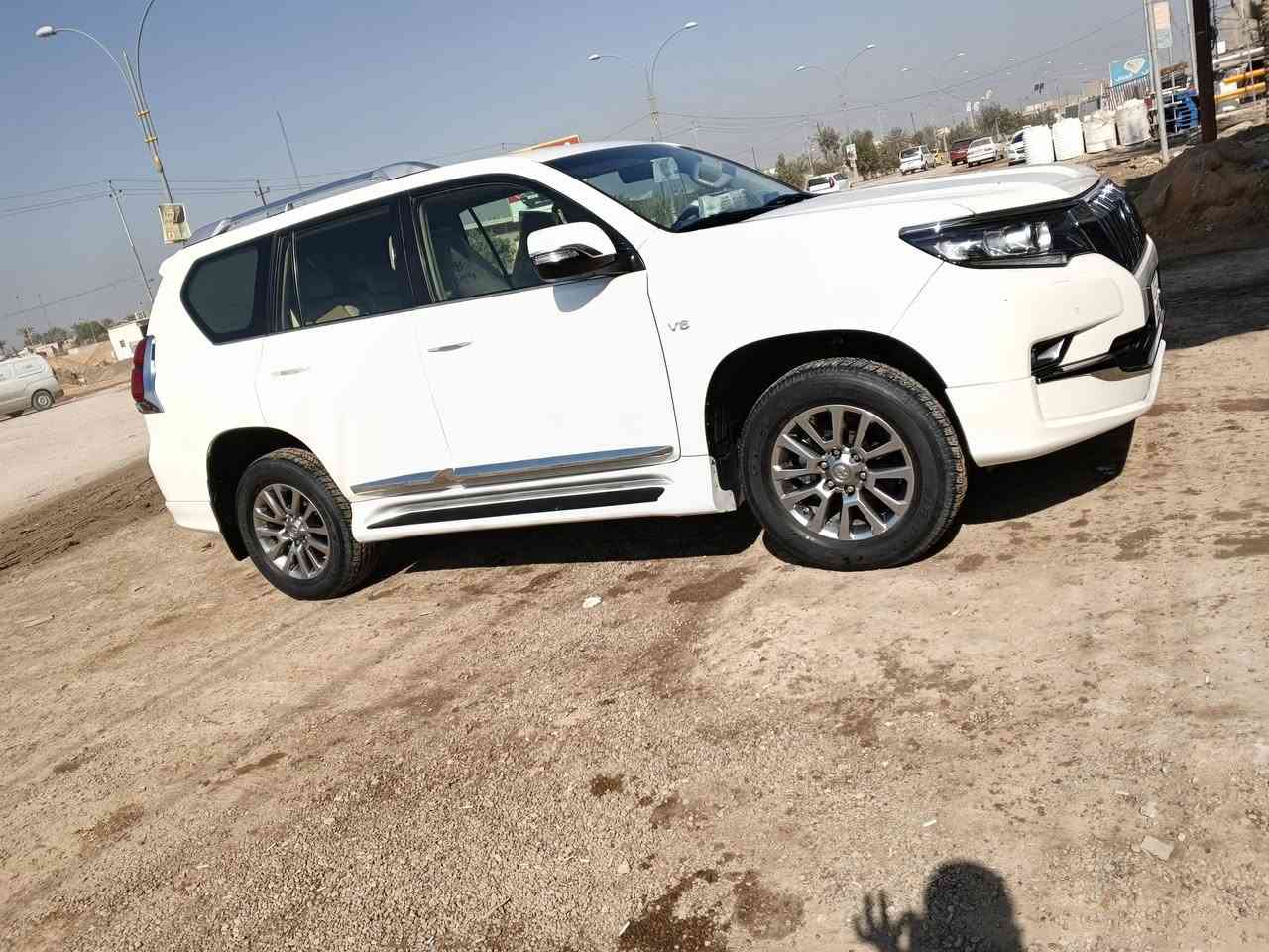 السلام عليكم
للبيع برادو2021 فئه vx باب اول 
عداد المسافة 105
تحكم ستيرن
مري شفط
دبل تانكي
4كامرات
كشنات امامي خلفي كهرباء
كشنات تدفئة تبريد
ترحيب دخول
فور ويل
3قطع تبريد
مري قلاب
اناره خارجية لد
دبل ماوس
دوش لايت 
حساس امامي خلفي
ويل كروم 
تخم تاير ياباني 
كير ومكينه وحداديه وتبريد مكفولات 
رقم بغداد بسمي 
مكاني بابل 
مكفولة كفالة عامه من الشخوط والتبديل والبارد والصبغ 
للأستفسار ***********
‭
