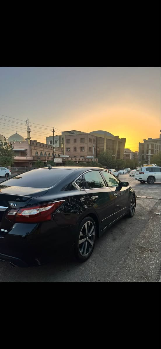 تکایە ئەگەر لەسەر کڕین نیت کاتی خۆت و منیش مەگرە ،سعر نوسراوە مەجالێکی زۆر کەمی تیایە, سۆنەری دانراوە .

سەیارەکە هی دەسی خۆمە هی ماڵانە ،کامل سێرڤس کراوە بە هایدرۆلیکی شەریکە و بەڕادی خاریجی گێڕی بۆ دانراوە وەکو خلیجی ، گێڕ و مەکینەی بە شەرت

سەیارەکە ویلی ١٨ ی SR و باڵی بۆ دانراوە

سەنەوەی و رەقەمی تازەیە و تا 2030 با ناوی خۆمەوەیە

، مەکینەو گێڕ بە شەرت و زۆر پاک ماوەتەوە ، دوو پارچەی بۆیاخە بۆنیت و سنوق لێدراوە , چەمەلەغی لای سەکن سێ پەنجە قوپاوی هەیە زۆر کەمە، بۆیاخی بۆنیت ی تۆزێ کاڵ بۆتەوە. ئێرباگی سوکان تەقیەوە و سیستەم کراوە.

144 هەزار كم ڕۆشتووە

سەیارەکە لە سلێمانیە, ڕەقەم *********** السليمانية, العراق
