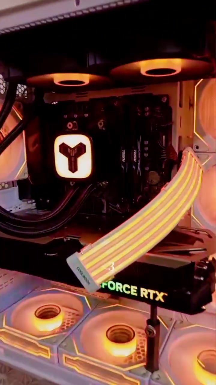 السلام عليكم pc مواصفات قويه ومتناسقه ومرتبه ونظافه 100%

RTX4070Ti galax ex gamer 12gb
cpu Ryzen7 5700x 
M.b B550m Aorus elite 
M.2 WD gen4 1tb
Ram 16+16=32gb 3200mhz
Cooler cpu deepcool 240
Power supply 750w
Case white 7 fan

السعر / مليون و650 قفل
مكان بغداد 
***********
