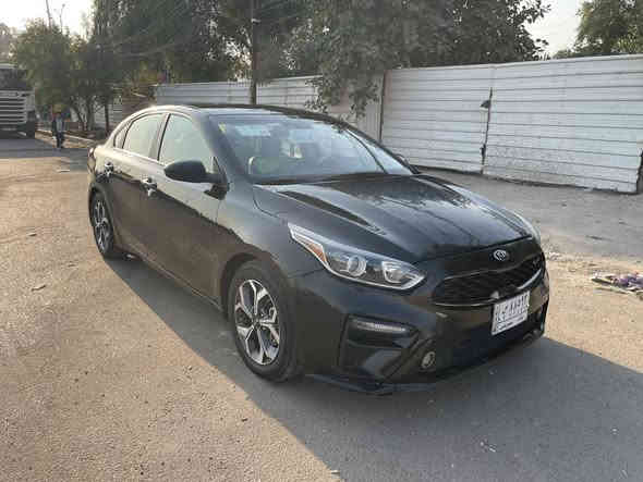 السلام عليكم فورتي 2021 ماشيه 44 وارد امريكي حادثها جاملغ وبنيد وجاملغ خلفي بدون دواخل مكينه 2000 دوش كير ومكينه لاصرف ولا بخار صدر تايرات تبريد كله جديد سياره جاهزه من كلشي مكانها بغداد السعر107 وبيها مجال ***********
