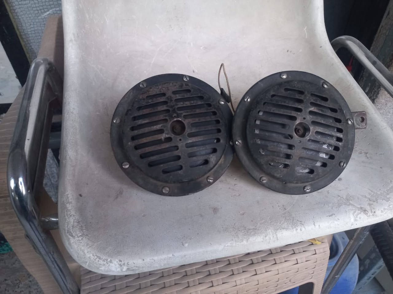 هورن بوش الماني اصلي
عنجه مابية اي عطل جاهز جيب و شد 
السعر 400
العنوان كرادة قرب ساحه كهرمانه
رقم ***********
