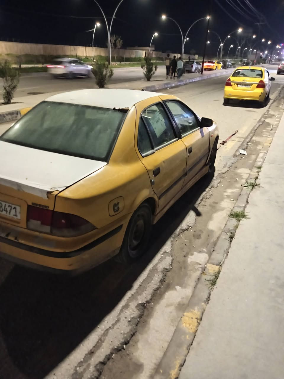 سيارة سمند 2010تكسي للبيع السعر 28 وبيها مجال السيارة منضومه غاز 60لتر كابون جديد هزه جديده شرط تكتاب معه الشرعي وترهم مراوس حسب القناعه 
***********
