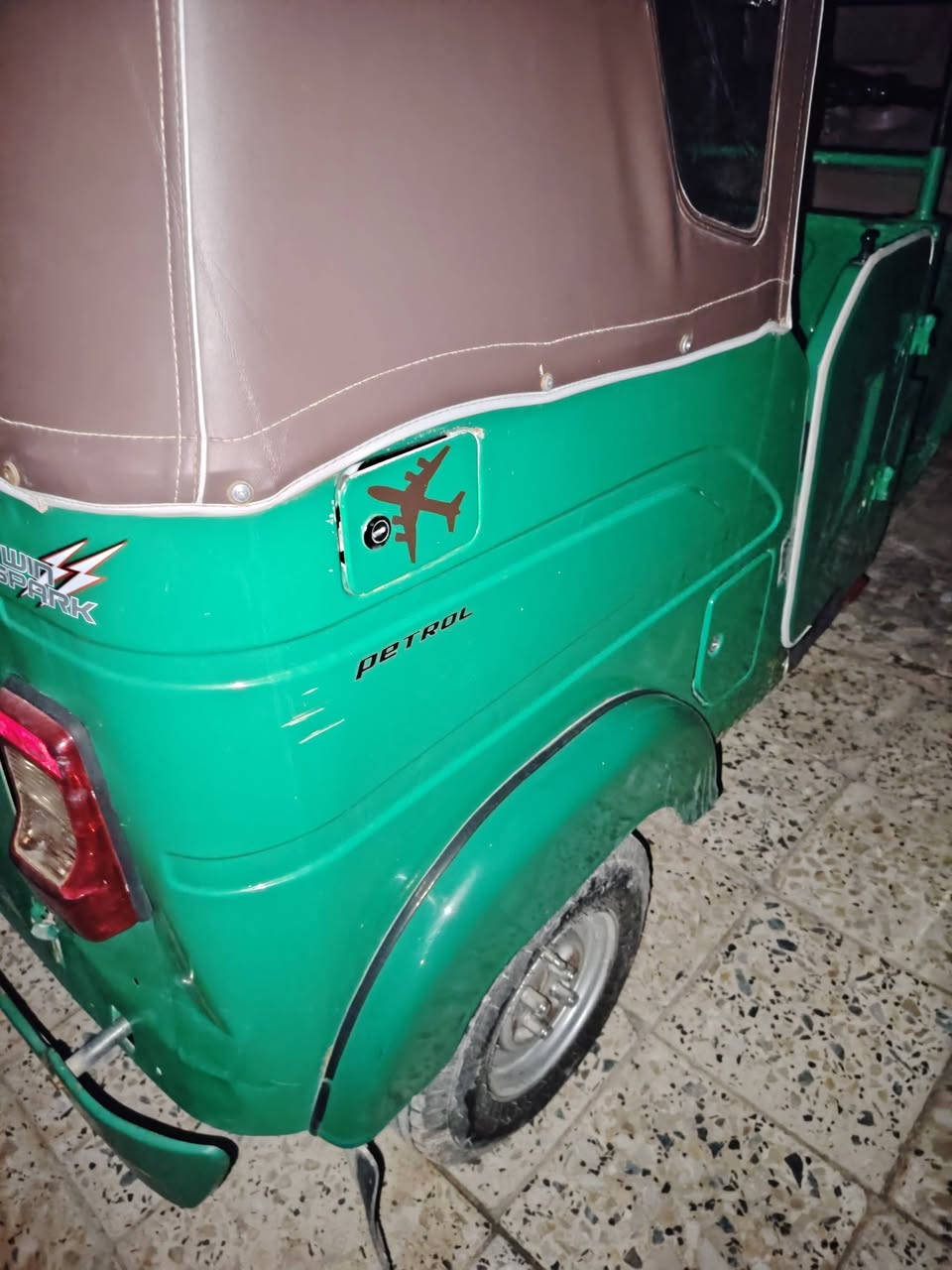 سلام عليكم تكتك للبيع سنويه ورقم موديل ٢٢ تكتك مكفوله شراي خابر ***********
