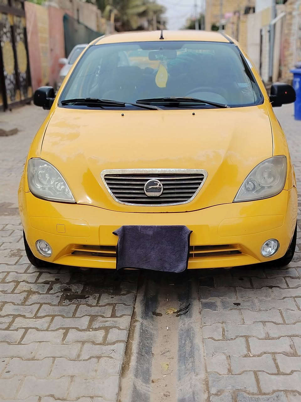 السلام عليكم طيبة ١٧ مصفره هيئة وغرامات بيها طخات خفيفه يرجعن بارد بدون صبغ گير مكينه خير من الله رقمها واسط راعيها بلكوت مكان السيارة كوت السعر ٣٨ وبيها مجال قليل(***********)
