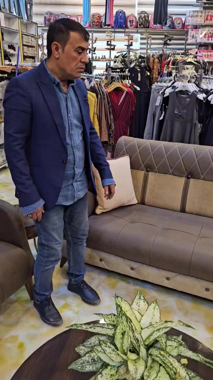 💐 كل ما هو جديد وحصري وبأنسب الاسعار وارقى الموديلات الحديثه تجدونه في (( مول الحافظ)) 

زورونا 🚸في موقعنا 📌الدائم في محافظة الديوانية 🩸
قضاء عفك - شارع المحيط - مول الحافظ🏪 

اهلاً وسهلاً بالجميع 🙋‍♂️ 

يسرنا حضوركم🤗 

للحجز والاستفسار يرجى المراسلة 📬 او الاتصال 📞 على الارقم التالية ☎️
📞*********** محمد
📞***********
