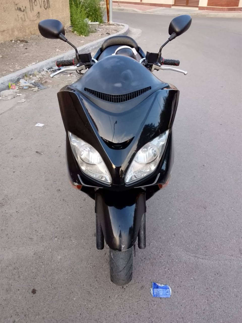 سلام عليكم دراجه فورزا 
    صفر 8
الدرجه كامله مابيها اي نقص 
سعرها 900
مكاني بغداد الأعظمية شارع الظباط 
  ***********
