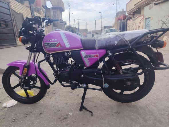 سلام عليكم دراجه دايوان موديل 2023 لون وردي المرغوب نظيفه كلش وبس بيها طعجه بتانكي شويه مثل مامبين كدامكم محرك 150 أوراق اصولي شرط وين ماتريد افحص مكان بابل حي نادر الثالثه سعرها مليون و725 وبيها مجال بسيط رقم الهاتف ***********
