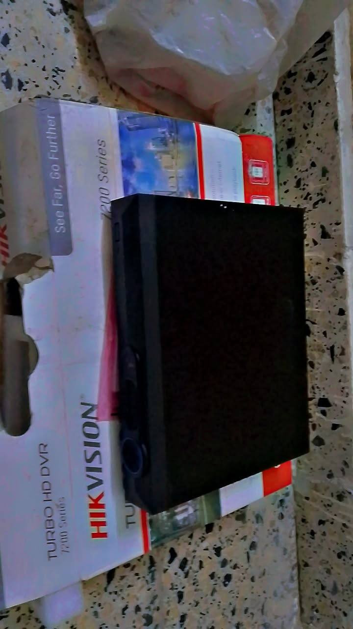 السلام عليكم بيع مستعجل عندي هذا اغراض سعرهن مناسب راسلني وتدلل  كلها درجه اولى شلون تريد ابيع لك اياهن شلع قطعه واحده خابرني واتدلل ***********
