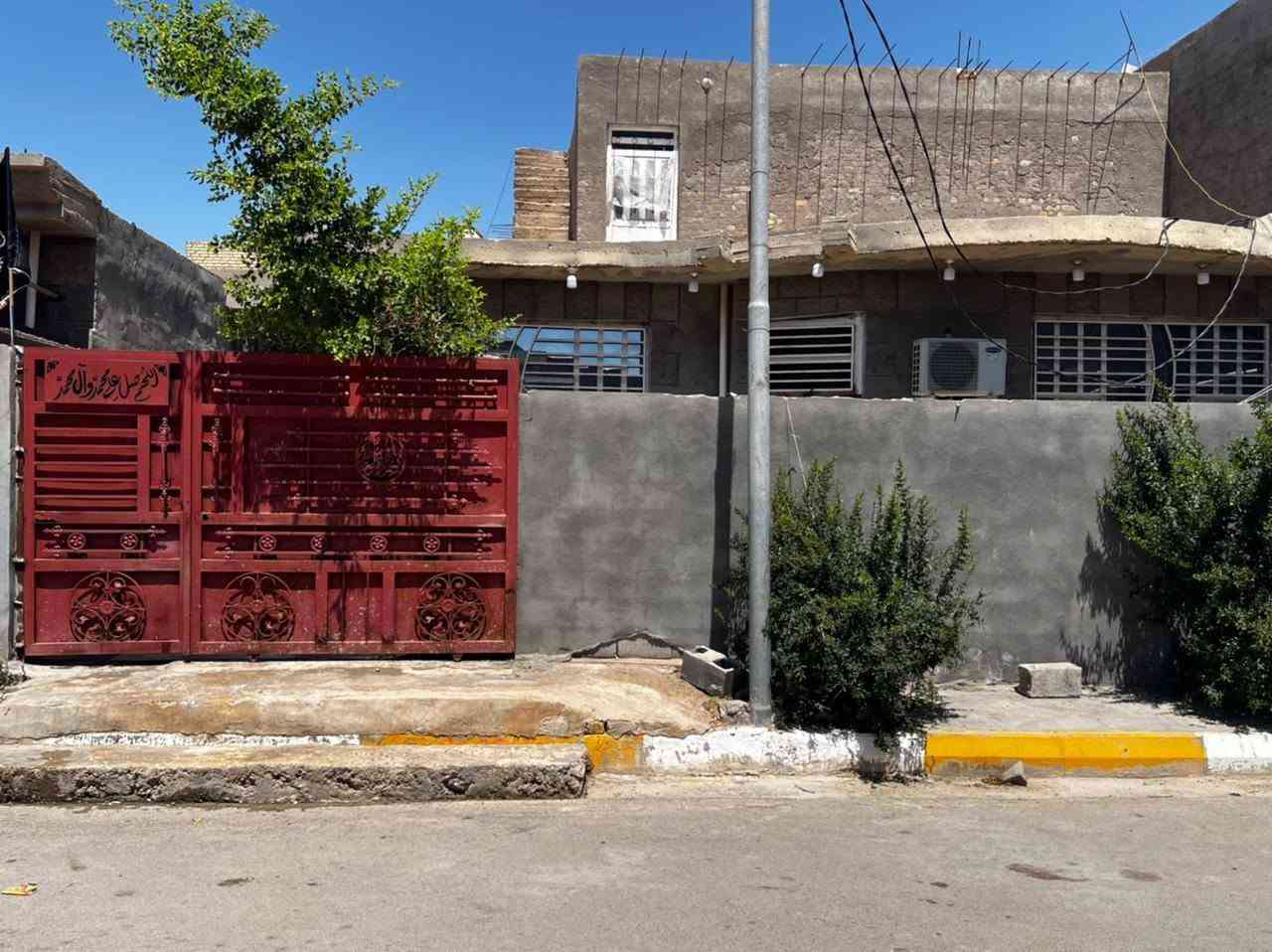 بيت للبيع بي غرفتين كل غرفه مساحتها 5*5
الاستقبال مساحته 5*6
منورين 
الواجهة 12.5
نزال13.5
مساحته ١٦٨ تطلع
كل الخدمات واصله للبيت و بيت ع شارع 30 السايدين
ملاحظه / مراوس بيت زراعي بمكان حلو ومساحه ٣٠٠ او اكثر
للأستفسار اكثر خاص او
***********
***********
