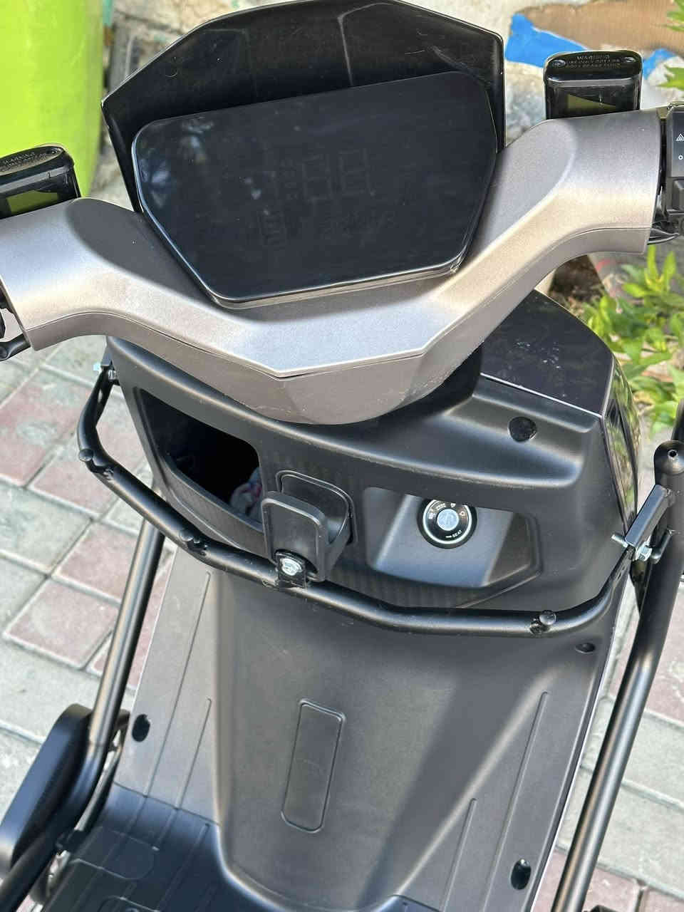 السلام عليكم دراجة شحن سكنس الماسة للبيع موديل ٢٦ الدراجة جديدة صار خمسة ايام ساحبهة من الجمعية مواصفات الدراجة ٤ سرعات ٦بطاريات لايت لد اربع اشاير بلوتوث السعر اتصل علة الرقم ***********‏
