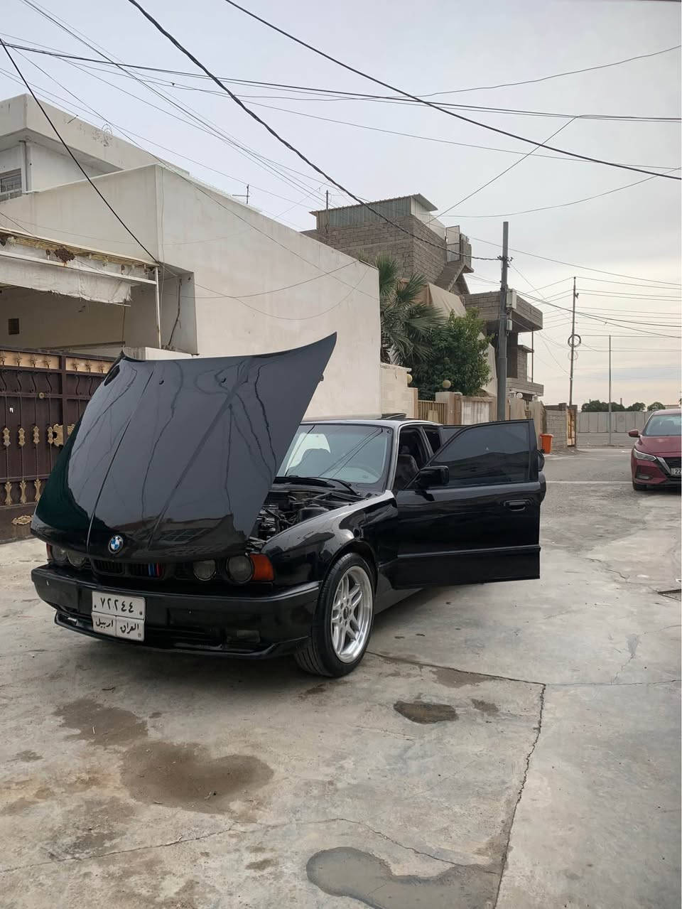 بەناوی خودا
BMW1991 
بۆفرۆشتن سەیارەکە  عامکراوە بۆ جوانی
لێدرای نیە دووجام کارەبایی سلاید تەبرید 
سەیارەکە زۆر جوانە گێرو مەکینەی بەشەرتە
سەنەوی  چوار مانگێکە بەسەر چوە 
داوای 50 مەعەمەلەی لێ دەکەم ٣ وەرەقە غەرامەی لەسەرە پاشی مەعەمەلە بۆت دەگەرێنمەوە 
*********** أربيل, العراق
