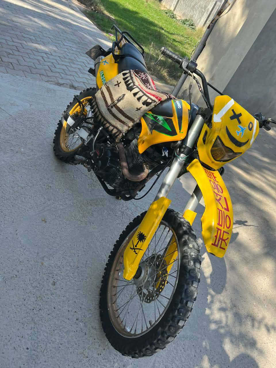 سلام عليكم قفاز محرك 250 بلادي كفاله عامه محرك جديد دراجه كامله مكمله برغي ما بيها نقص وراق كامله سعر تصل وتدلل مكان ديالى بعقوبة ***********
