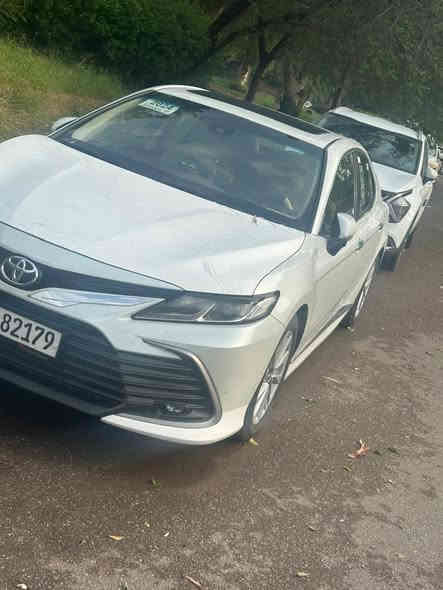 سلام عليكم للبيع كامري خليجي موديل 24 رقم اربيل سنويه هزه جديده شركت نهرو بانزين فول مواصفات الخليجي معروف مواصفاته السياره استلام من شركه صار بيهه حادث كما موضح بصوره فقط ماشيه 100 السعر 225وبيهه مجال قليل استفسار اتصال على رقم موجود اني مكلف ***********
