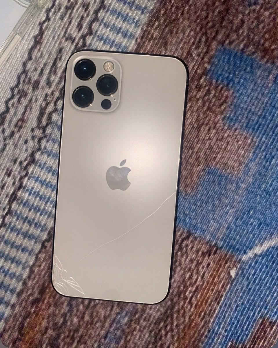 أيفون ١٢برو  بطارية ٧٥ 

ذاكره ١٢٨

بي فطر بل ضهر تليفون نضيف ممفتوح 

مراوس ب آيفون ١٣ أو ١٤ وانطي فرق حسب النظافه أو للبيع سعر خاص


**إذا كنت صاحب هذا الإعلان وتريد حذفه لأي سبب، رجاءا أرسل رسالة إلى الدعم الفني**