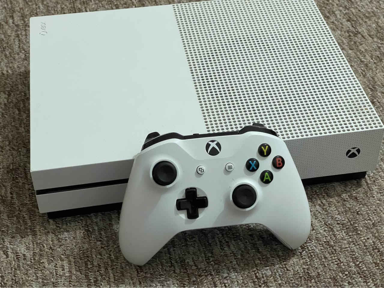 Xbox one s 1tb 
نەکراوە بە شەرت بی کێشەیە هەموو ئەشیا یەکی خۆی لەگەرە سحری ١٨٠ هەزار هەولێر أربيل, العراق


**إذا كنت صاحب هذا الإعلان وتريد حذفه لأي سبب، رجاءا أرسل رسالة إلى الدعم الفني**