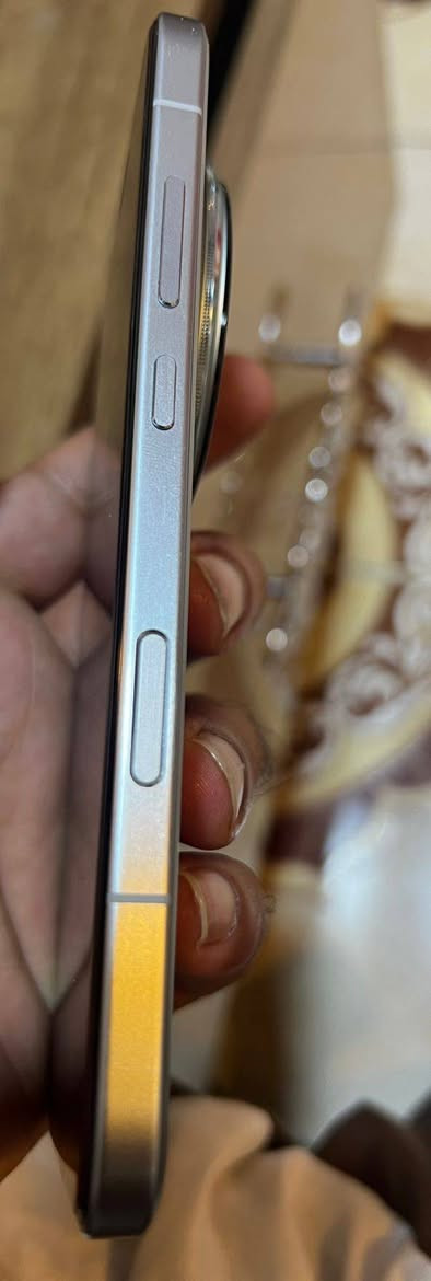 السلام عليكم هونر ماجك 8 برو لون رصاصي للبيع
مواصفاته معروفة 
نضيف مابي اي شي فقط نقطة بالضهر 
ويا ملحقاته كاملة ماعدا الساعة 
سعره مليون و50 قفله 
مكاني الدورة ابو دشير 
الشراي يراسل خاص


**إذا كنت صاحب هذا الإعلان وتريد حذفه لأي سبب، رجاءا أرسل رسالة إلى الدعم الفني**
