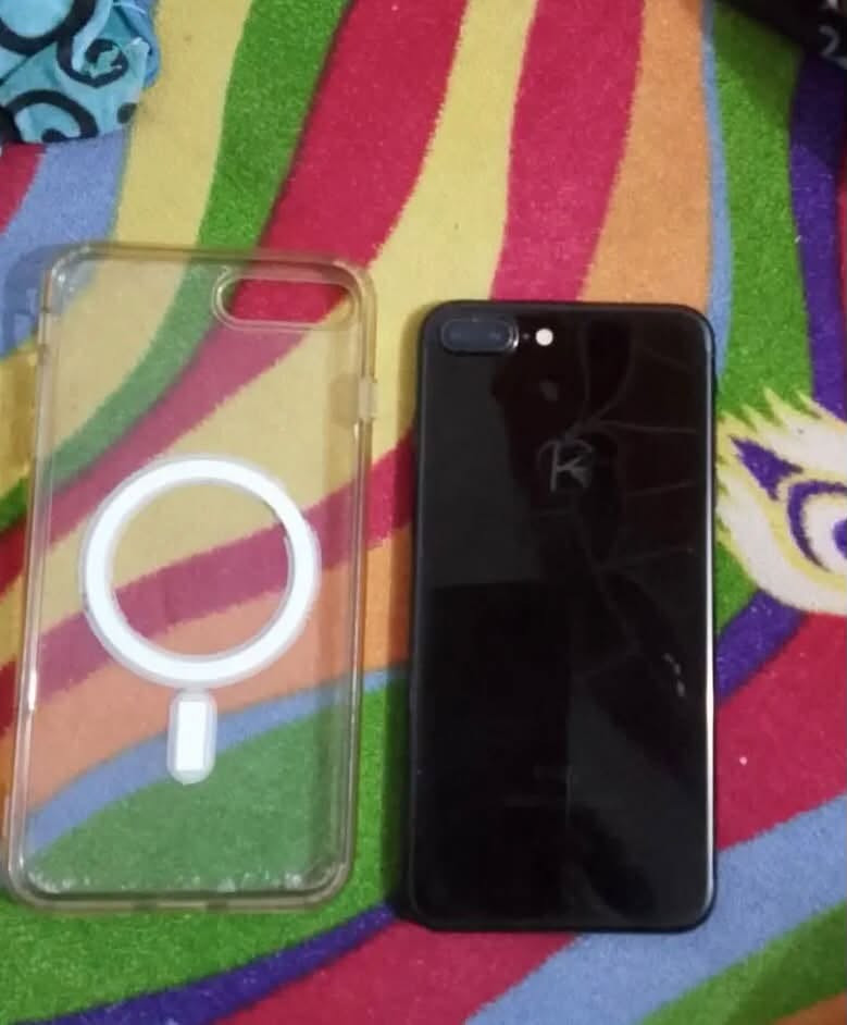 ‏iPhone 7 ‏بدي البس بطارية ‏السعر 125  ***********🦅

