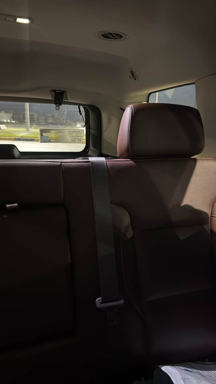 السلام عليكم 
تاهو 2020 
فئة LTZ 
فول موصفات
تبريد وتدفئة كشنات
شاشه 8 إنش 
Android Aute/ apple carplay
شاحن لاسلكي 
فتحة سقف 
تشغيل عن بعد
كامرة خلفيه 
تنبيه الاصطدام الأمامي 
وبعد ما شاء الله هواي موصفات بيها 
السياره بعدهي جديده ماشيه بس 90456الف 
موقع السياره البصرة دور الصحة 
رقم التواصل ***********

