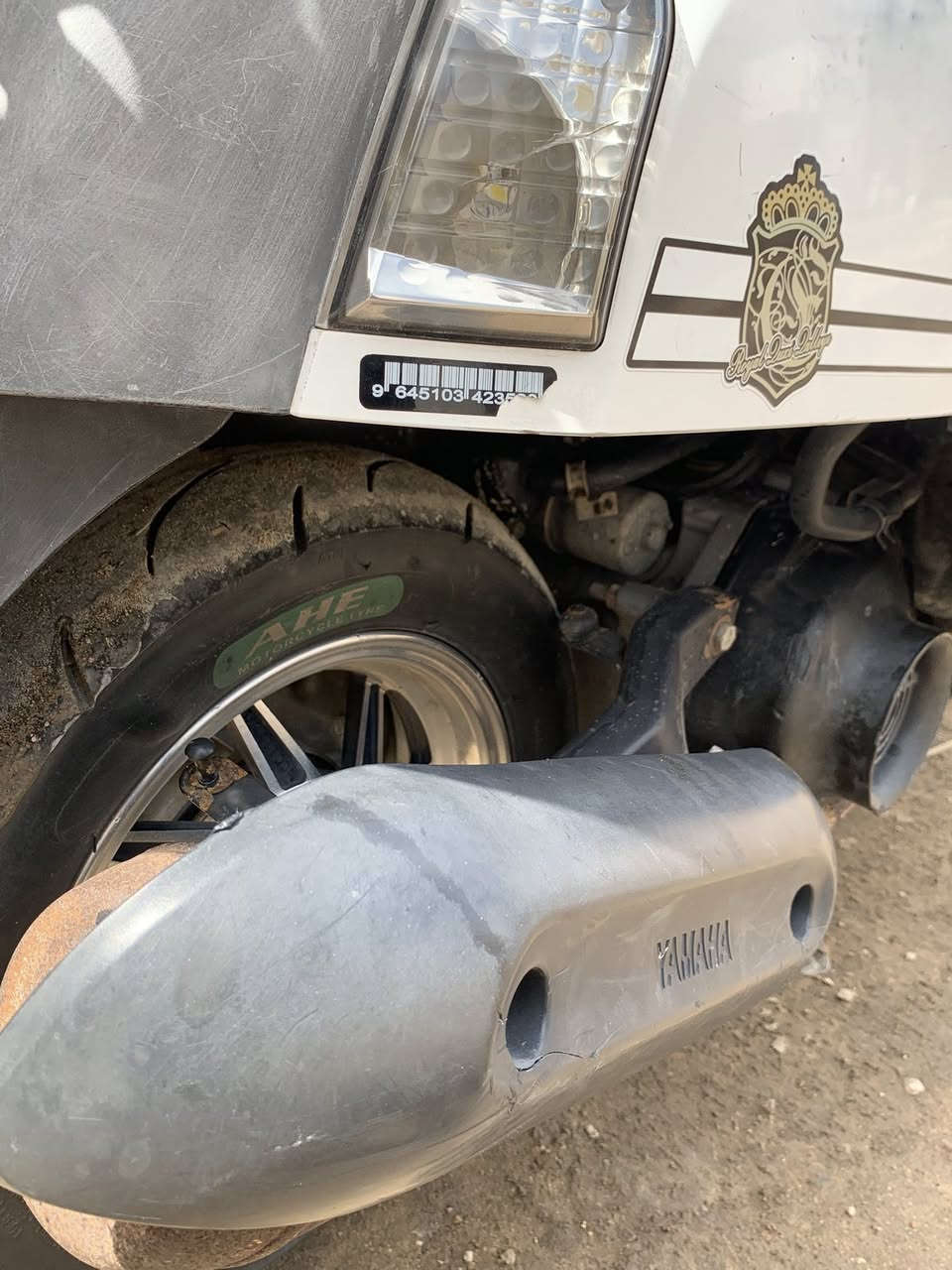 بوليس مديل ٢٠١١
قبل شهرين نزله من رمبه
عوزه كلجات فقط
دراجه مكفوله من برغي 
رايده ب٧٠٠ وبيه مجال الشراي
مكاني نجف كوفه 
رقمي ***********
