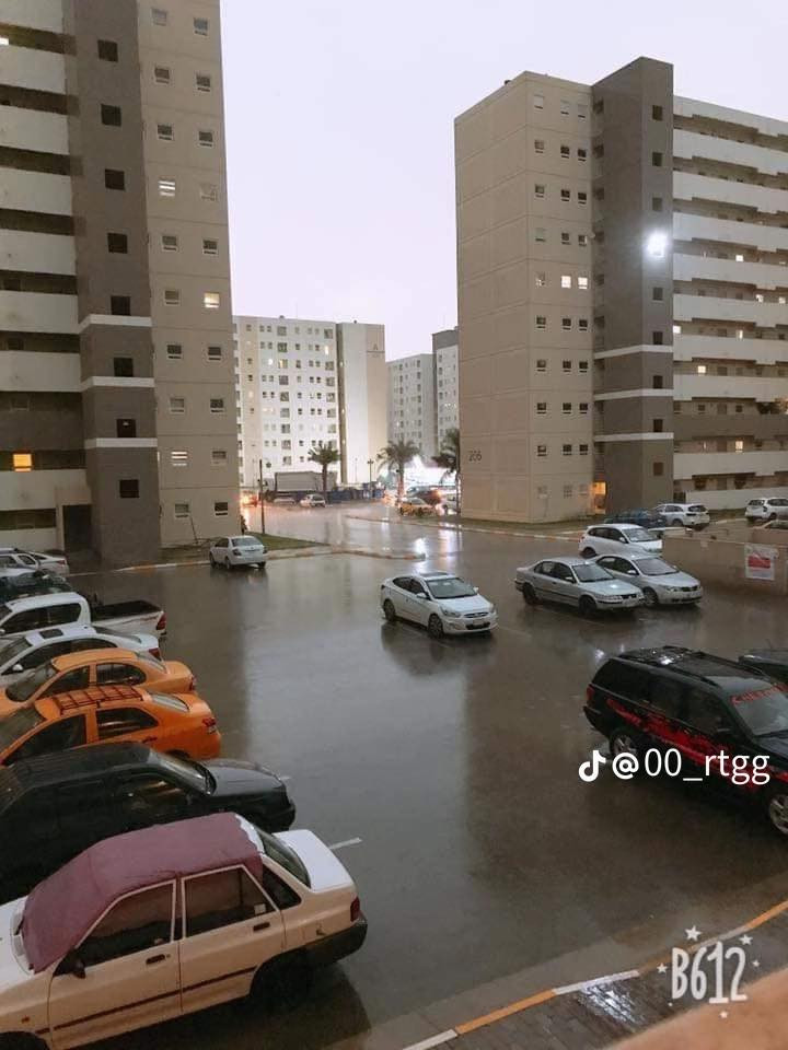 سلام عليكم
للبيع140غربي  مجمع A4 طابق4 استلام مباشر بيها كاونتر تفصال تخم قنفات 5سبالت غرف نوم بيها ديكورات مغربية مدفوعة كاش تتكاتب وياه صاحب شقة يحولها مباشر باسمك 
***********
