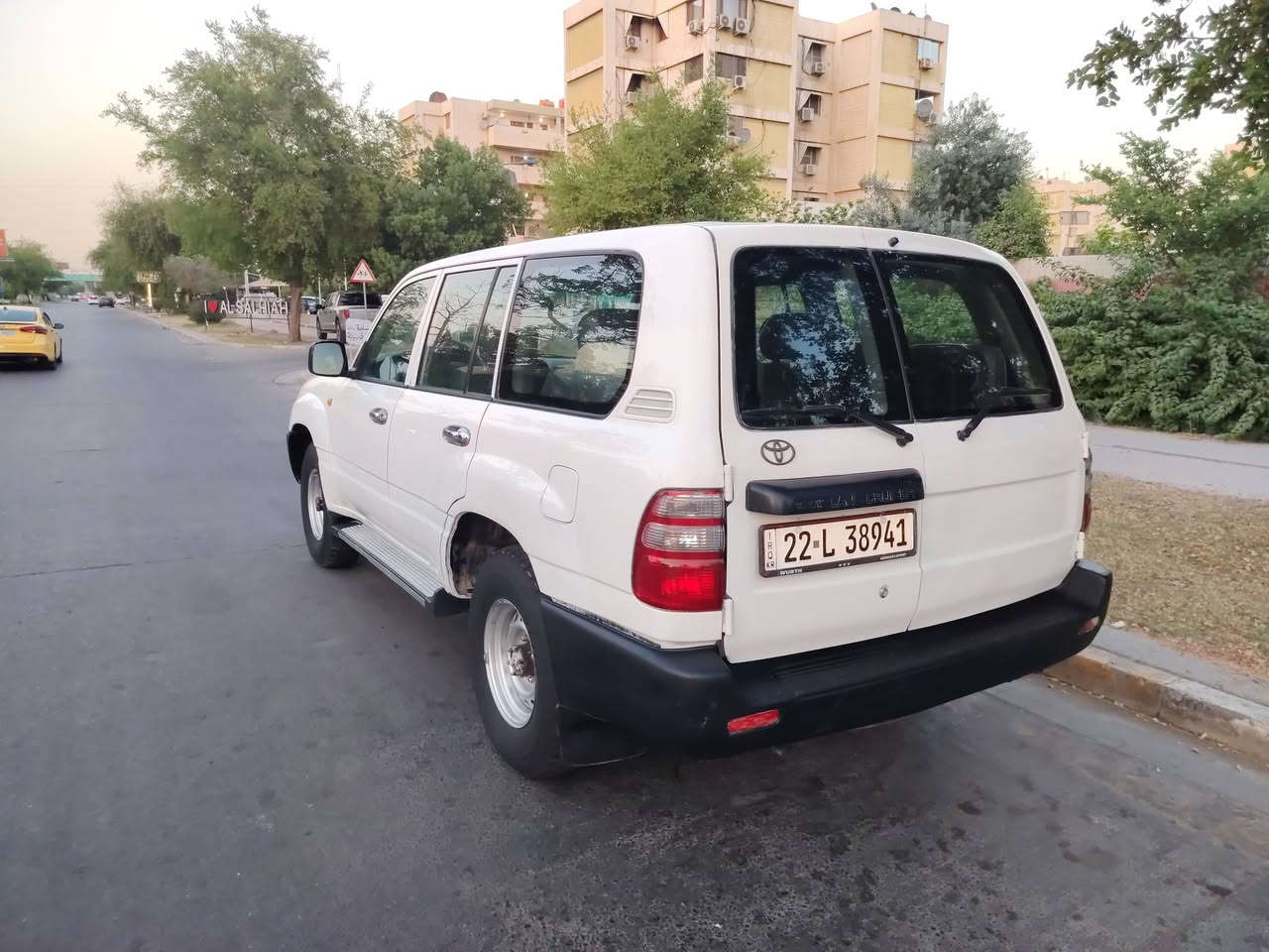 لاندكروز مونيكا موديل 2000 سياره جديده لك صبغ عام بدون أي ضرر السعر 115 مكان بغداد منصور***********
