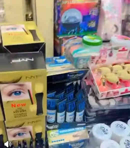 تنزيلات كماليات الأنيق الأسعار بلاش يا بلاش اغله قطعه ب 1500 تنزيلات فقط كلمة الله يرزقك للثواب العنوان بابل محاويل ناحية الإمام مرقد الأمام محمد بن الحسن الاسمر ع جمله اكووو ***********
