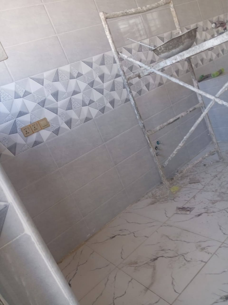 🫲🏻السلام عليكم 

🏠بيت للبيع في النجف لاشرف حي النداء شارع 15 قريب شارع المكاتب 

📐المساحه 50 متر وجه 5 نزال 10📐

🏠البيت جديد غير مسكون شغل جناي درجه اولى 

البناء اساس صب سكف صب بناء🧱 طابوق نهروان 🧱

يحتوي ع مطبخ صاله 🛏غرفه نوم🛏 توليت حمام مكشوفه صطح المطبخ والصاله كله سرميك ارضيه بورسلين 

سعره مناسب جداً 
لاستفسار اتصل او مرسله خاص
0️⃣7️⃣8️⃣5️⃣6️⃣3️⃣4️⃣0️⃣4️⃣3️⃣6️⃣ اتصال + وتساب 

0️⃣7️⃣7️⃣4️⃣2️⃣3️⃣4️⃣1️⃣4️⃣2️⃣2️⃣ اتصال +وتساب


**إذا كنت صاحب هذا الإعلان وتريد حذفه لأي سبب، رجاءا أرسل رسالة إلى الدعم الفني**