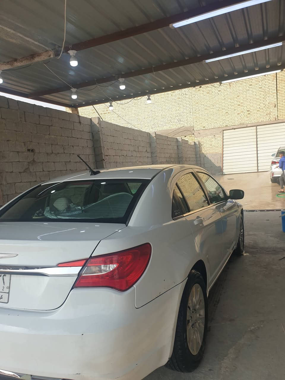 C 200 للبيع فقط
موديل ٢٠١٤ 
حادث جاملغ جهة السايق فقط بلا دواخل 
السعر ٧٨ $ وبيها مجال 
اتصال ***********
