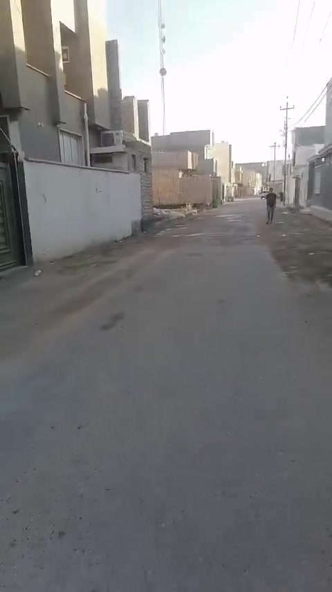 قطعة ارض للبيع 

العنوان الرمادي الصوفية شارع 40خلف اثاث القند 

طابو سند 25تحويل مباشر 

مساحه 200متر 

وجه 10متر نزال 20متر 

سعر المتر 250الف 

باقي التفاصيل بل الفيديو 

الاتصال ‏‪***********‬‏

عنوان المكتب الرمادي خلف العاب السندباد
