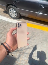 ايفون 11 برو ماكس الجهاز وتر برووف مامفتوح ولا داخل صيانه ابد  نظافته ...