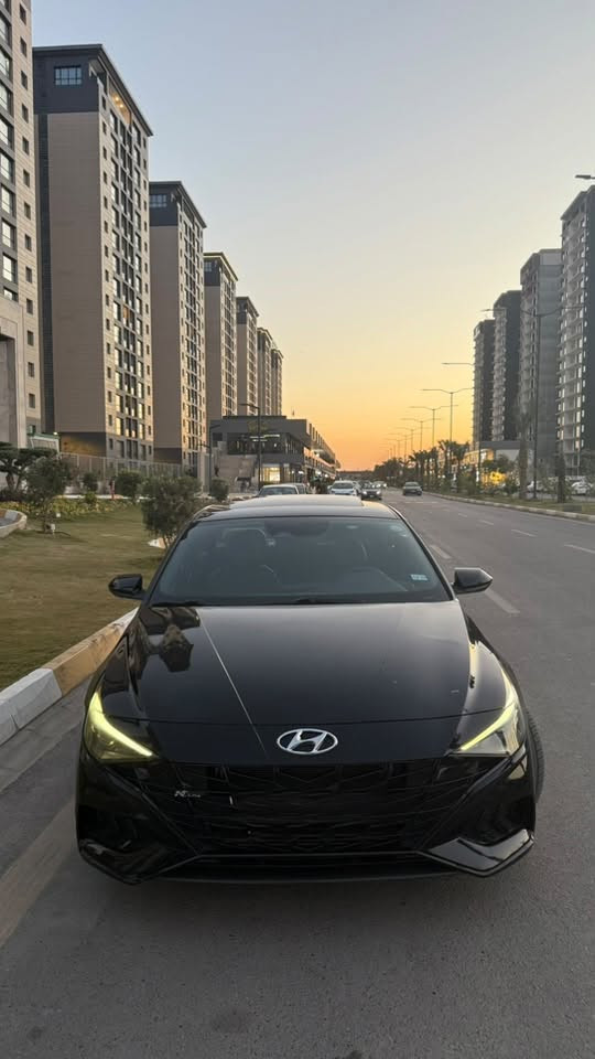 ‏HYUNDAI Elantra N Line 1.6 TURBO
🔹 الموديل: 2022
🔹 الممشى: 45 الف ميل
🔹 اللون: أسود
🔹 القير: أوتوماتيك( دبل كلج)

✔️ السيارة بحالة ممتازة
✔️ مكينة وقير وشاصي بحالة جيدة
✔️ شاشة + كاميرا خلفية + حساسات
✔️ فتحه سقف
✔️ رادار امامي 
✔️ رادار جانبي
✔️ رادار خلفي
✔️ تنبيه الخروج من المسار
✔️توقف ذاتي
✔️قياده ذاتيه
✔️تحديد مسار
✔️ 3 مودات قياده(سمارت .نورمال. سبورت)
✔️كشنات مختمات N
✔️شحن لاسلكي
✔️تحكم ستيرن جهتين
✔️ شفتات ستيرن 
❌السياره حادثها جاملغ وبنيد بدون ايرباك بدون اي دواخل
💰  السعر 154$قابل للتفاوض البسيط
📍 الموقع: بغداد
📞 الاتصال: ***********
