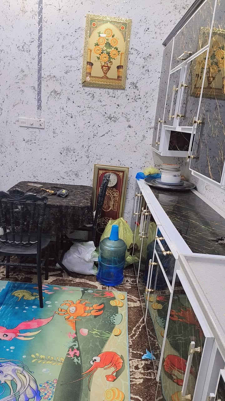 دار للبيت طابو زراعي المساحه 100مترمربع طابقين الاول صالة مطبخ غرفه نوم استقبال صحيات طارمه كبيره الطابق الثاني غرف نوم عدد إثنان وصاله وصحيات    بناء الطابق الاول أساس صب الثاني عكاده العنوان حي ميسان شارع جوهرة  العرب 
عرض الشارع 8متر الاتصال على الرقم *********** واتساب موجود مازنجر موجود
