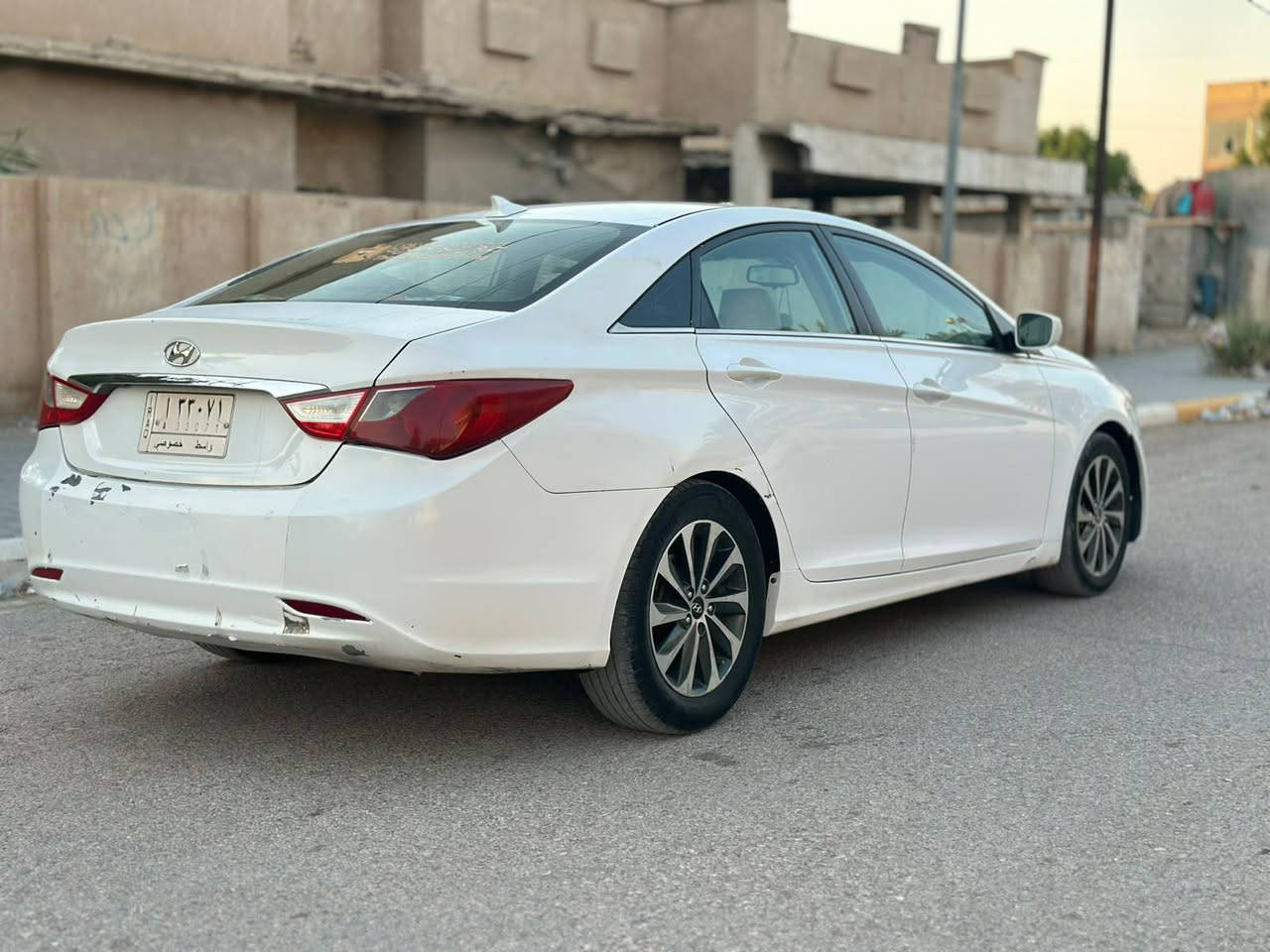 يالله/سوناتا وارد أمريكي موديل  ٢٠١٣ رقم واسط بأسمي شرط التحويل مشروع وطني سياره كير ومحرك مكفولات كهربائيات كله شغاله غرفه جديده حييل  ماشيه  ١٦٠ سياره على  أيد وحده من  ٢٠١٣ مال جناي هس توني مسويله أدامه كامله من الدعاميه  الدعاميه  مابيه أي نقص  فول تحكم ستيرن أواكس بلاتوث شاحن تليفون سيدي بلاجكتور تبريد ثلج  صور الحادث ماعندي أدزلك رقم الشاصي وأنته طلع صور الحادث حادث  سياره قبق جنطه وجاملغ الخلفي  جهت السايق وراشين صفحه كله شرط بدون دكة جاكوج صبغ فقط تفاصيل أكثر أتصل  ***********  و  *********** واتساب  *********** العنوان واسط النعمانيه  السعر  ٩٣ وبيه مجال حق الجيه أخوان الله يرحم والديه ألي يشوف السعر غالي أو مايناسبه يعبر المنشور أو يعلق بكلمه طيبه مثل أخلاقه الطيبه والرزق على الله
