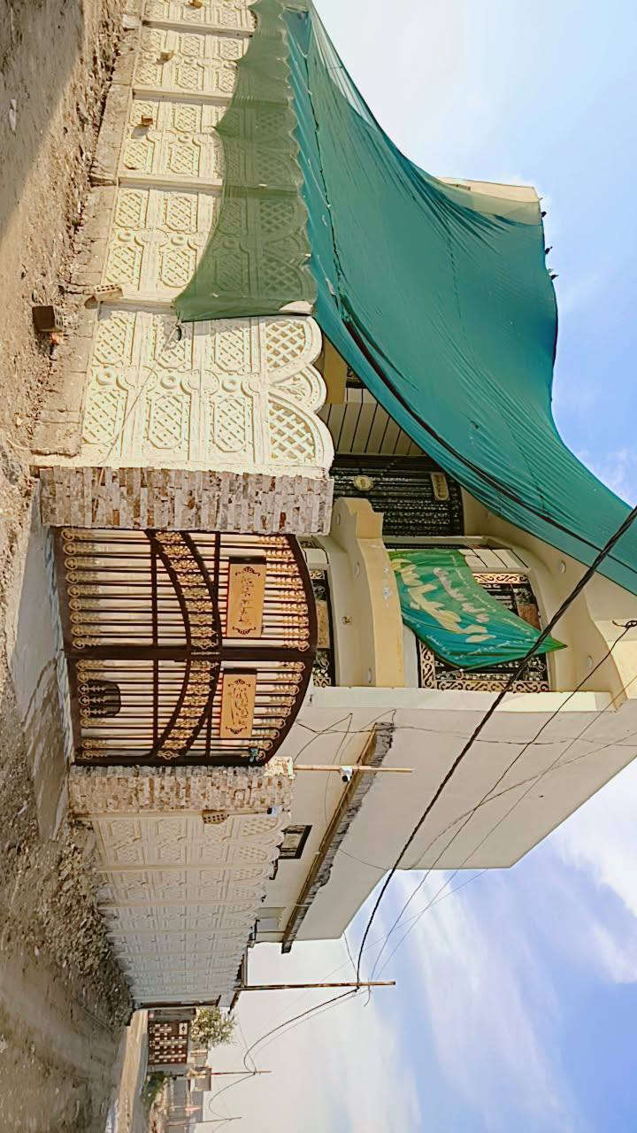 المساحه 300متر طابو زراعي سند 25
طابقين كامل فول 
البناء طابوق جمهوري 
الارضيه كرانيت موج البحر الطابقين
البناء كله دنك صب لطابق الثاني
يعني بناء درجه اولى فول الفول
الخدمات مولد ذهبي مستوصف مدارس اعداديه ومتوسطة وابتدائيه
يبعد عن شارع العلويه ام حمدان مسافه 60متر
ويبعد عن شارع حله بغداد 900متر كله تبليط
العنوان مدخل الفنديه قرب المخبز والصيدليه
السعر 125 مليون للاستفسار ***********
