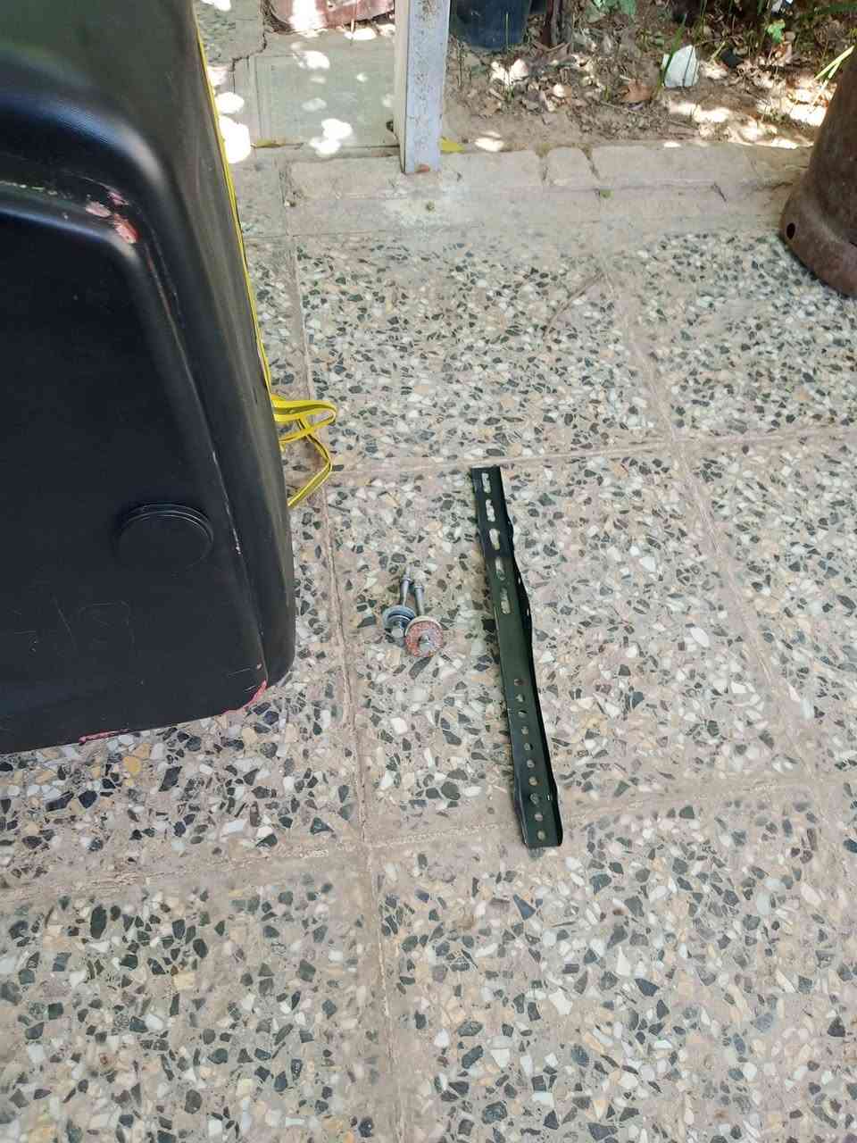السلام عليكم 
صندوك دلفري مرتب نقصه فقط سبرنكات 
راسطه حديد كدام عينك للبيع بـ (20) وبيهه مجال مكاني بغداد نهايه حي اور رقمي ***********
