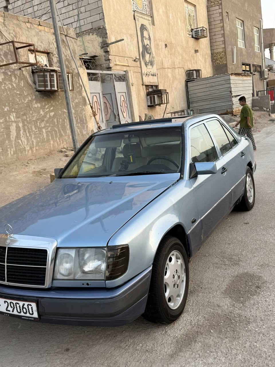 السلام عليكم 
مارسيدس دب موديل 87 
قواعد بلاد 
محور في في تي 
رقم بغداد إنكليزي باسمي 
التبريد نقص غاز فقط 
مكان ناصرية مركز 
الشري يتصل ويدلل 
***********
