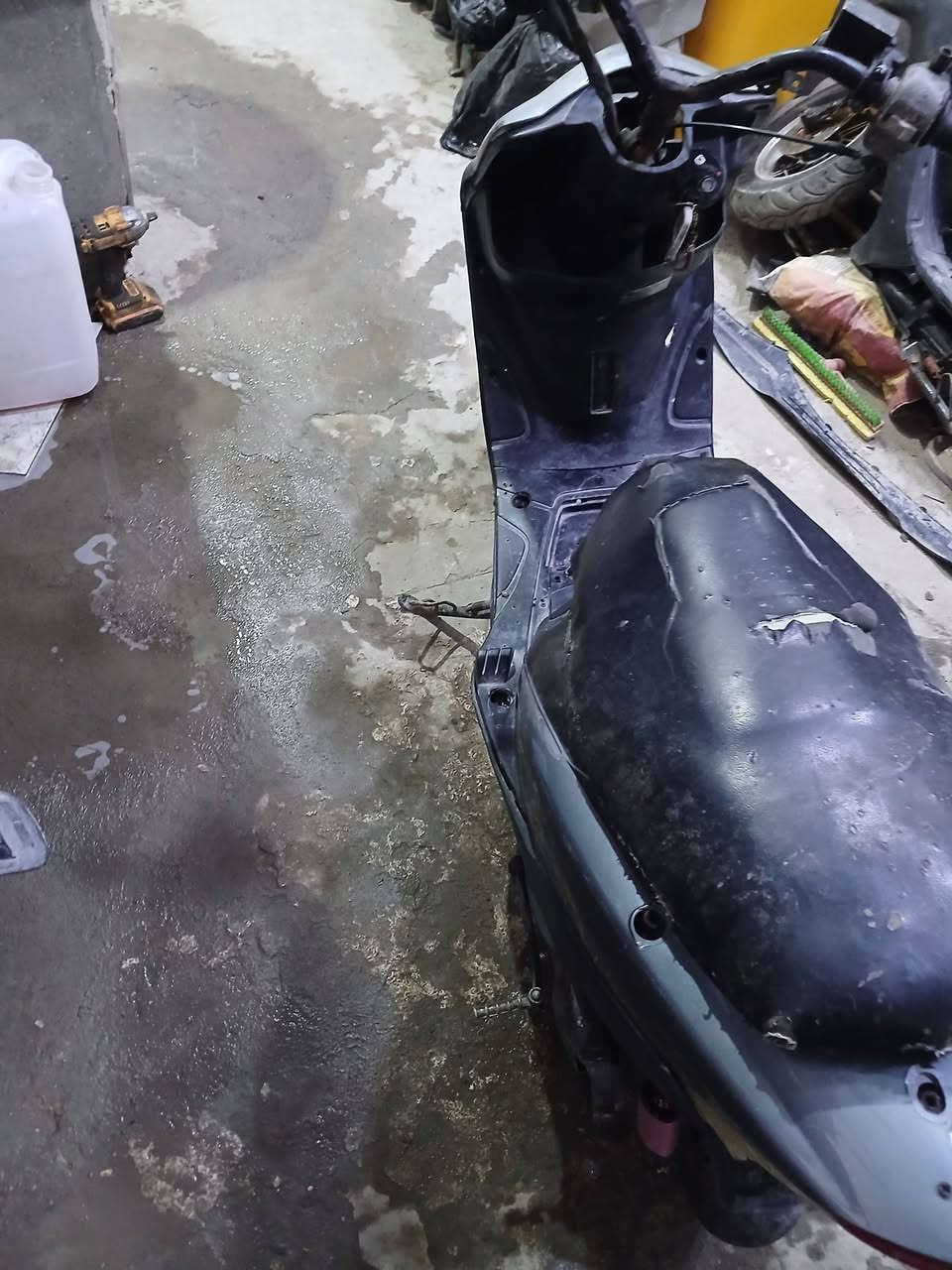 سلام عليكم دراجه ماكس عدلة دراجه كاطعه ولف مكينه ناعمه 300وبيه مجال كوم حديد مكان بصرة ***********
