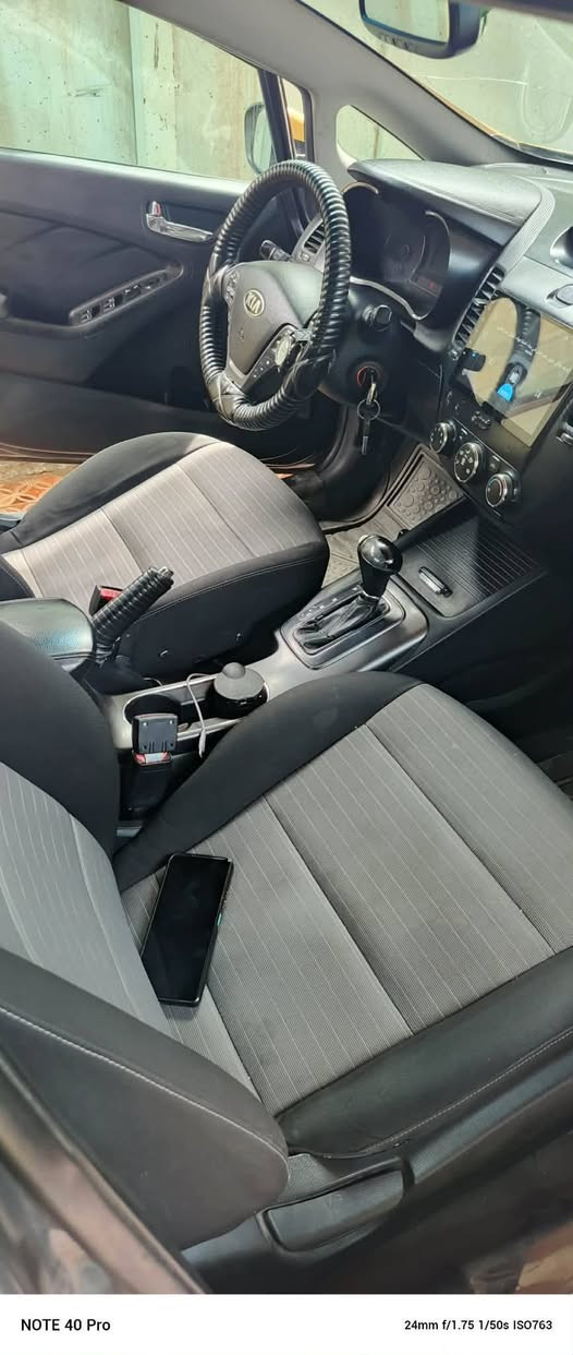 السلام عليكم  سياره فورتي موديل ١٤ سياره بيه جاملغ خلفي بس بمريكه ونفسه نطخ هنا سياره جاهزه خير من الله سياره ما مبدله ولا قطعه ليبل واحد سياره حلوه وكاعده تحويل مباشر  سياره جوال سعر٩٥ ورقه بيه مجال بسيط  سياره رقم بغداد ***********
