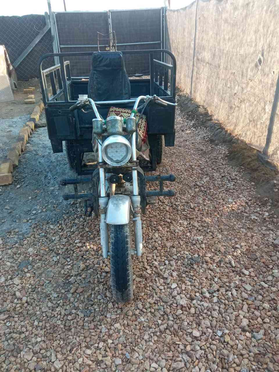 السلام عليكم ستوته للبيع موديل 2017 ام تي ار السعر  00 7 وبيها مجال بسيط الوان حله شارع 80 اللي على طريق النجف حي النصر قرب الساده بخطه ***********
