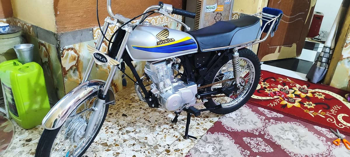 سلام عليكم
للبيع شلامجه  كله جديد 
كله اصلي برغي تجاري ما بيه 
شاصي من ذني الجدد لا رقم شاصي ولا بليته بلاد صبغ شركه 

بدون 

بدون 

ناصريه مركز سعر خاص هذا رقمي ***********
بخدمت الشراي
